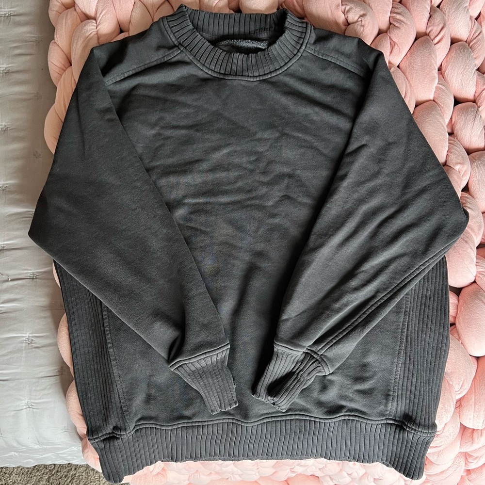 NWOT Aerie Grey Crewneck Sweater